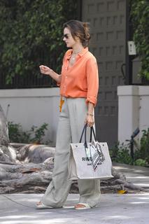 Alessandra Ambrosio feet photo thumbnail