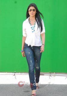 Shriya Saran feet photo thumbnail