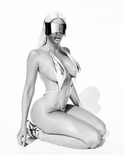 Jelena Karleusa feet photo thumbnail