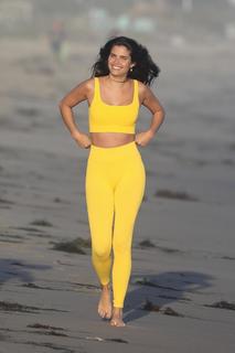 Sara Sampaio feet photo thumbnail