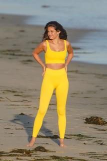 Sara Sampaio feet photo thumbnail