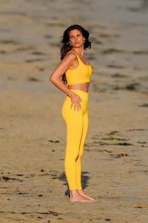 Sara Sampaio feet photo thumbnail