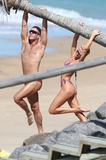 Candice Swanepoel feet photo thumbnail