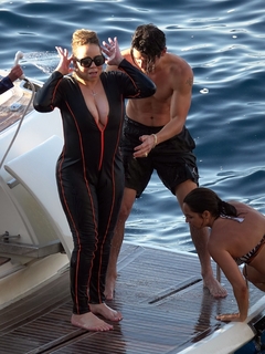Mariah Carey feet photo thumbnail