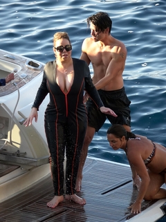 Mariah Carey feet photo thumbnail