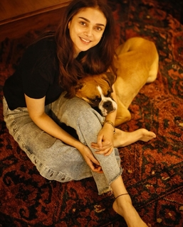 Aditi Rao Hydari feet photo thumbnail