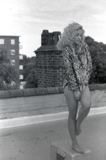 Rita Ora feet photo thumbnail