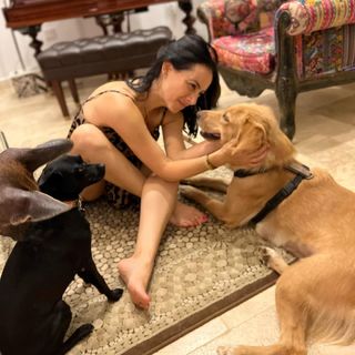 Claudia Lizaldi feet photo thumbnail