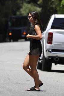 Addison Rae feet photo thumbnail