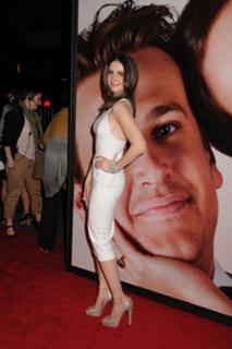 Alison Brie feet photo thumbnail