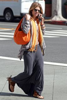 AnnaLynne McCord feet photo thumbnail