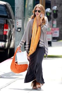 AnnaLynne McCord feet photo thumbnail