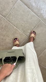 Rosie Huntington-Whiteley feet photo thumbnail