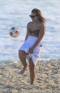 Demi Lovato feet photo thumbnail