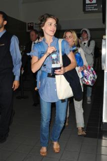 Keri Russell feet photo thumbnail