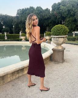 Chiara Ferragni feet photo thumbnail