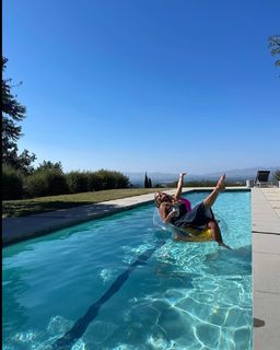Julie Benz feet photo thumbnail