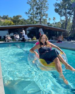 Julie Benz feet photo thumbnail