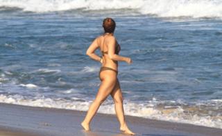 Demi Lovato feet photo thumbnail