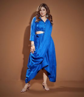 Raveena Tandon feet photo thumbnail