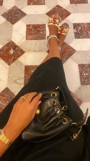 Caterina Balivo feet photo thumbnail