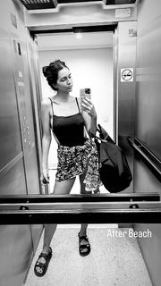 Zaira Nara feet photo thumbnail