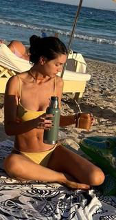 Zaira Nara feet photo thumbnail
