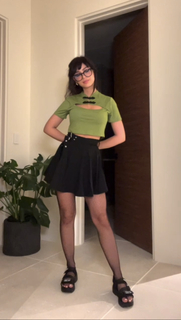 Alia Shelesh feet photo thumbnail