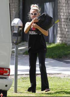 Ashley Tisdale feet photo thumbnail