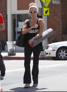 Ashley Tisdale feet photo thumbnail