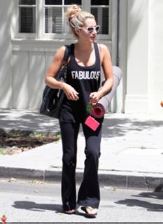 Ashley Tisdale feet photo thumbnail