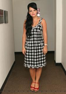 Lily Allen feet photo thumbnail