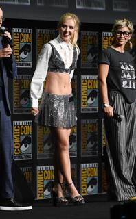 Kathryn Newton feet photo thumbnail