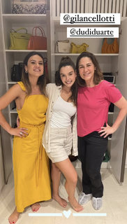 Giovanna Lancellotti feet photo thumbnail