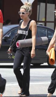 Ashley Tisdale feet photo thumbnail