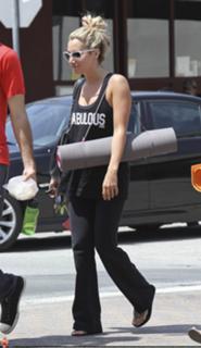 Ashley Tisdale feet photo thumbnail