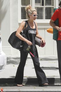 Ashley Tisdale feet photo thumbnail