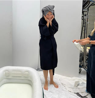 Gwyneth Paltrow feet photo thumbnail