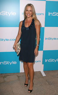 Julie Benz feet photo thumbnail