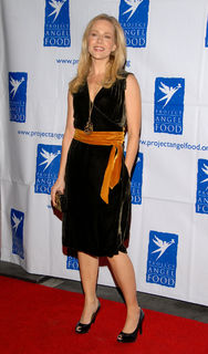 Julie Benz feet photo thumbnail