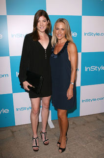 Julie Benz feet photo thumbnail
