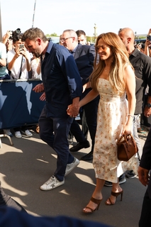 Jennifer Lopez feet photo thumbnail