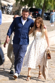 Jennifer Lopez feet photo thumbnail