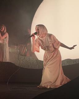 Aurora Aksnes feet photo thumbnail