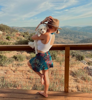 Emily Osment feet photo thumbnail