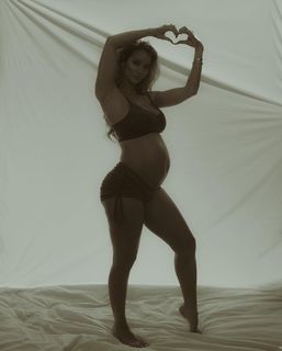 Lauren R. Wood feet photo thumbnail