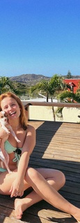 Larissa Manoela feet photo thumbnail