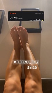 Vale Genta feet photo thumbnail