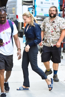 Chloë Grace Moretz feet photo thumbnail