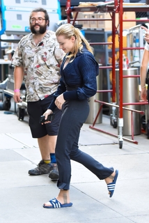 Chloë Grace Moretz feet photo thumbnail
